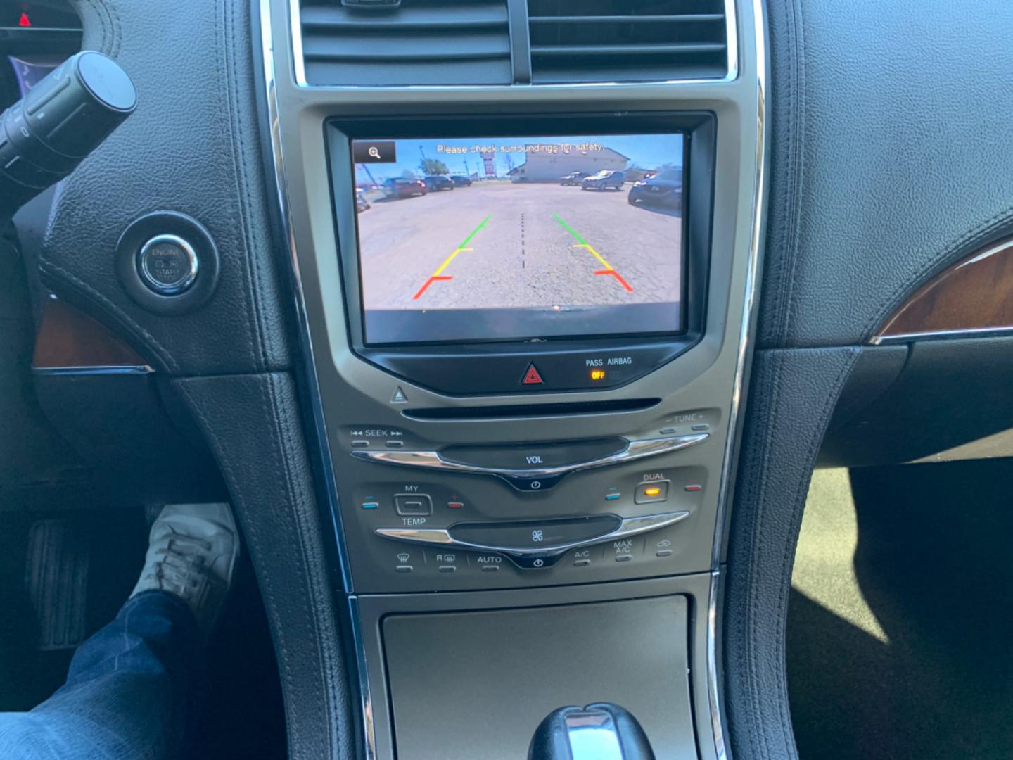 2013 Black /Black Lincoln MKX (2LMDJ8JK7DB) with an V6 - 3.7L 3726cc 227ci GAS MFI vin K - 4 valve DOHC engine, AUTOMATIC transmission, located at 1830 North Belt Line Road, Irving, TX, 75061, (469) 524-0199, 32.834373, -96.993584 - Photo#15